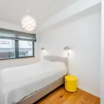 Appartement Downtown 2br With Balcony & Free Secure Garage Parking *